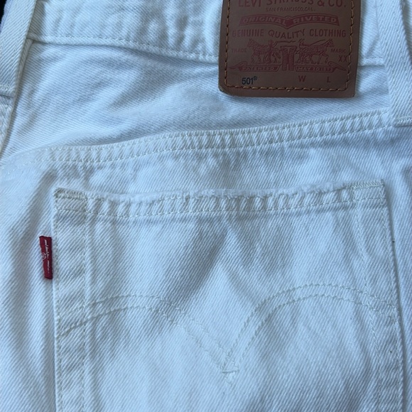 LEVIS 501 White Shorts - button fly like new condition! - Picture 6 of 6